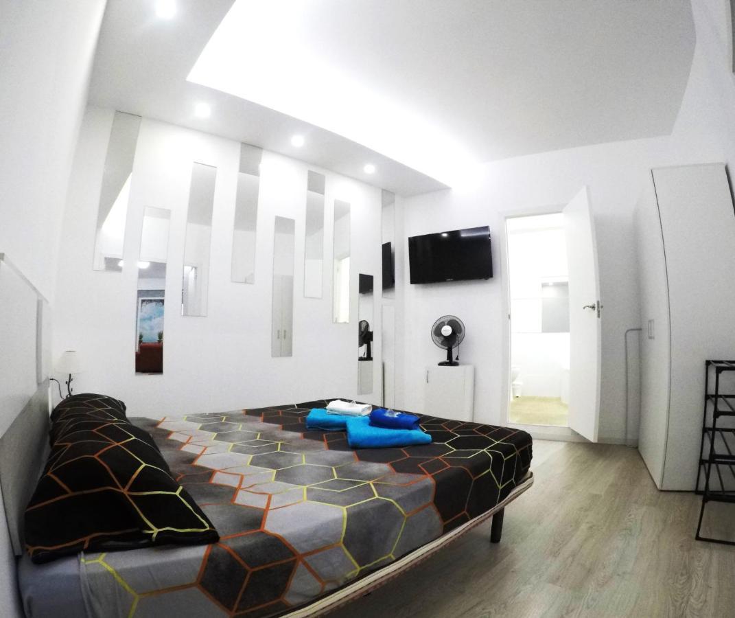 Fantastic 2 Bedrooms, Just 20 Meters From Ocean Playa de las Americas (Tenerife) Exterior foto