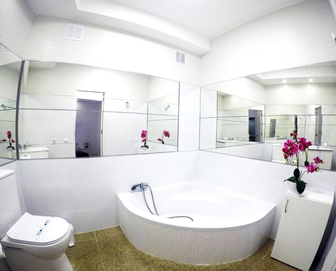 Fantastic 2 Bedrooms, Just 20 Meters From Ocean Playa de las Americas (Tenerife) Exterior foto