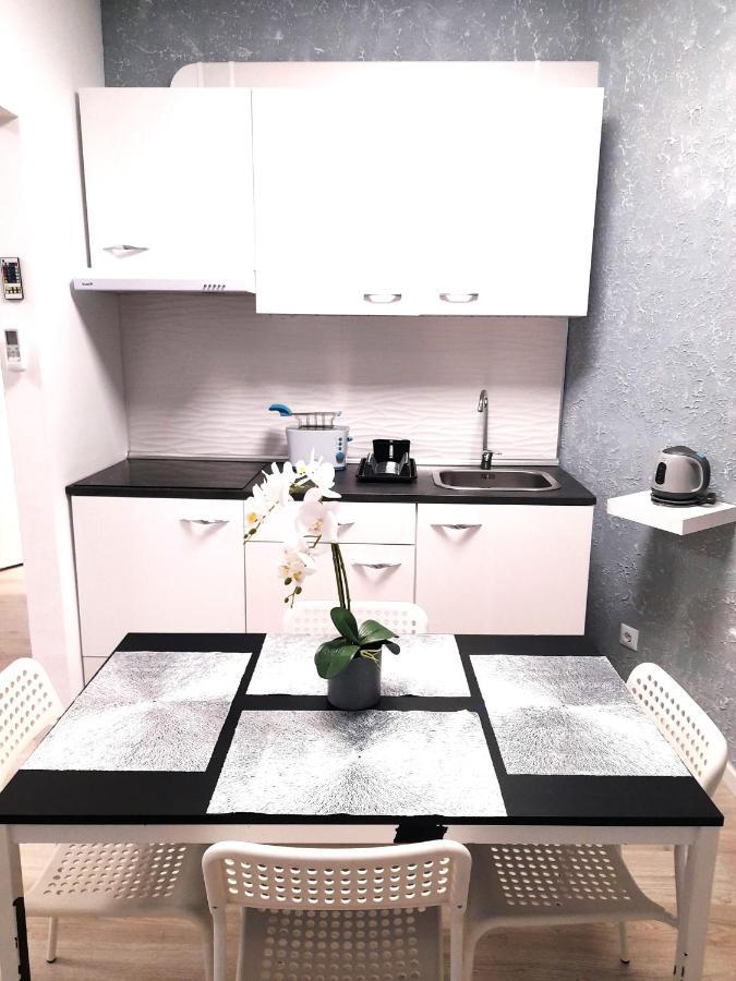 Fantastic 2 Bedrooms, Just 20 Meters From Ocean Playa de las Americas (Tenerife) Exterior foto